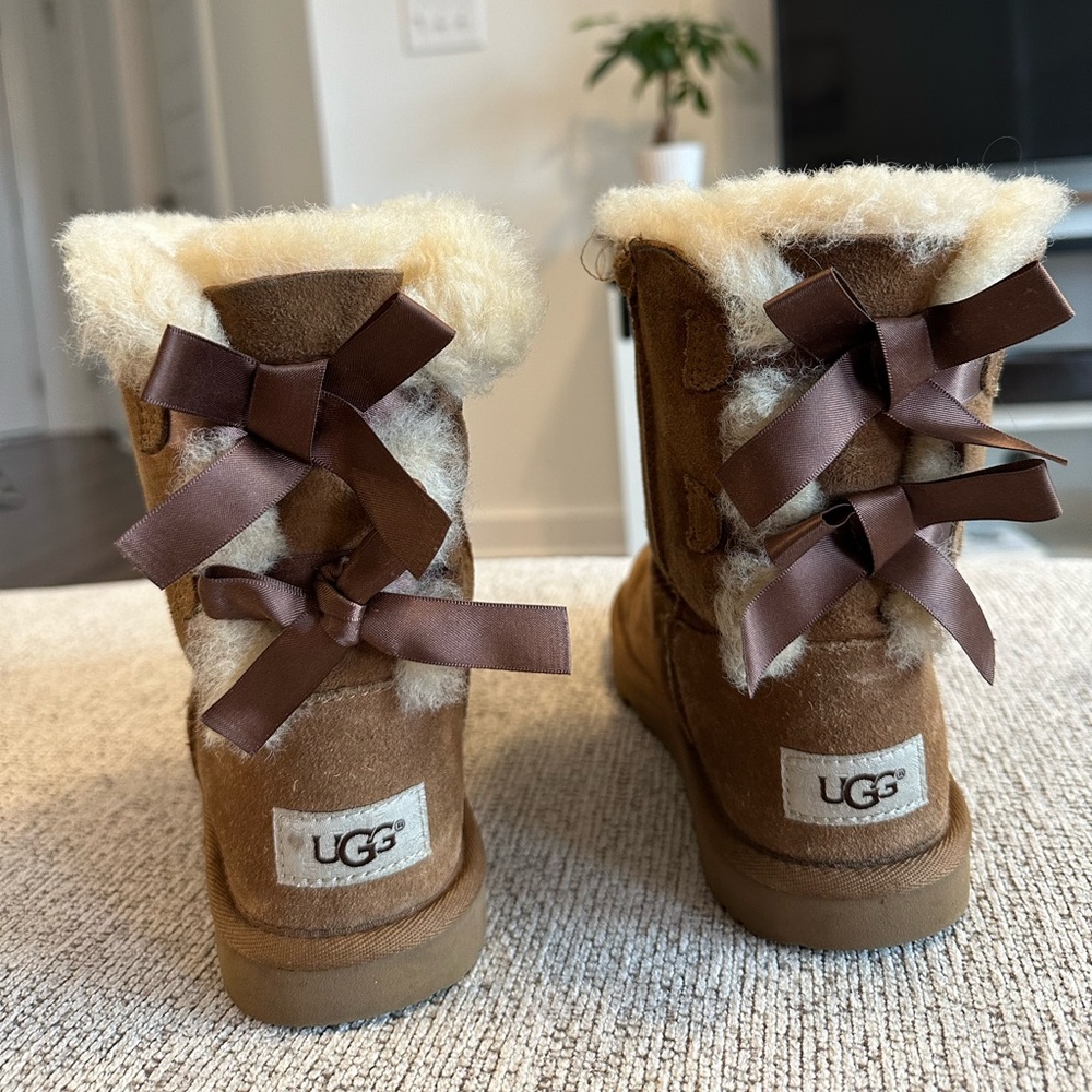 UGG, Bailey Bow II